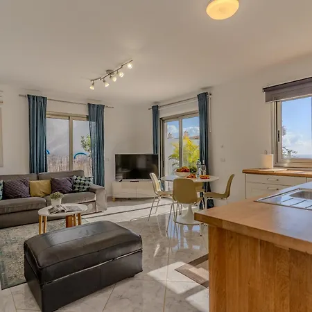 With Private Pool & Ocean Views Daire Costa Adeje
