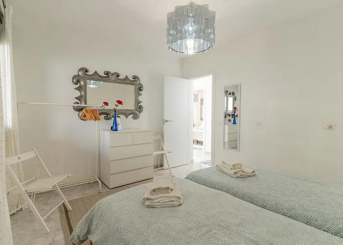 With Private Pool & Ocean Views Appartement