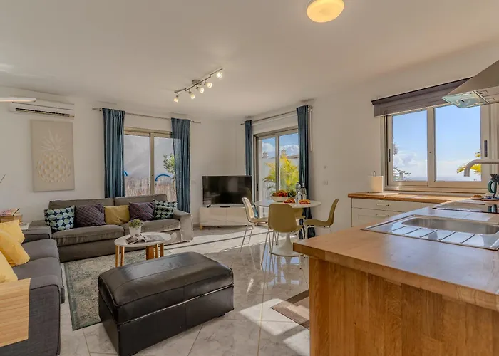 With Private Pool & Ocean Views Appartement Costa Adeje (Tenerife)