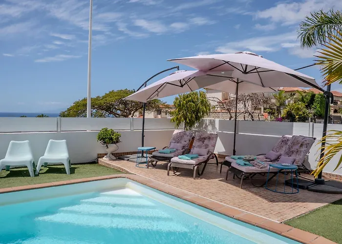 Apartment With Private Pool & Ocean Views