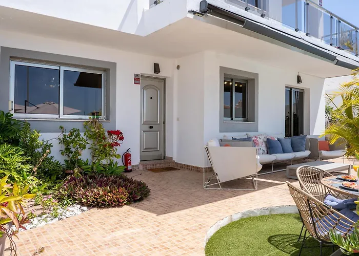 With Private Pool & Ocean Views Apartment