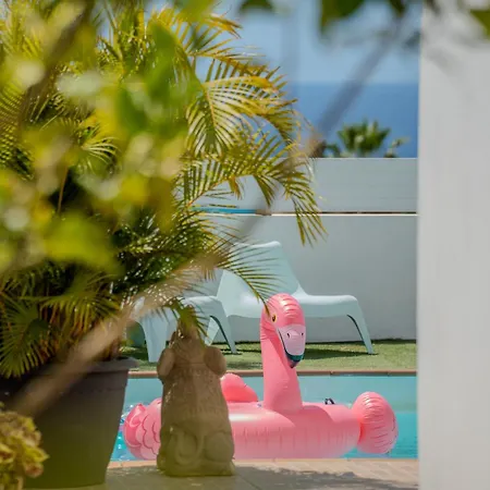 Apartment With Private Pool & Ocean Views