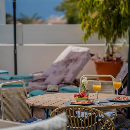 With Private Pool & Ocean Views Appartement Costa Adeje (Tenerife)