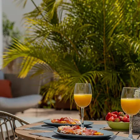 Апартаменти With Private Pool & Ocean Views Адехе