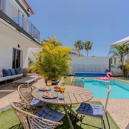 With Private Pool & Ocean Views * Адехе