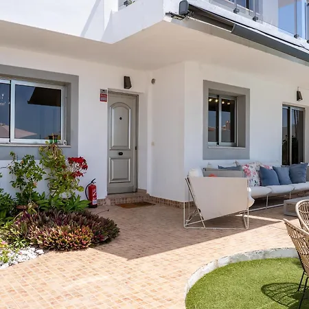 With Private Pool & Ocean Views Appartement