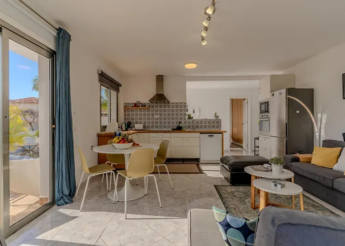 아파트 With Private Pool & Ocean Views *