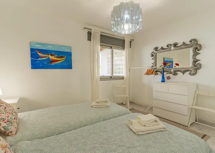 With Private Pool & Ocean Views Apartman